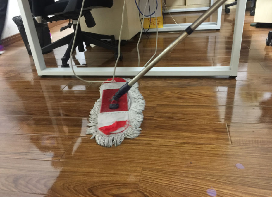 措美县木地板保洁案例